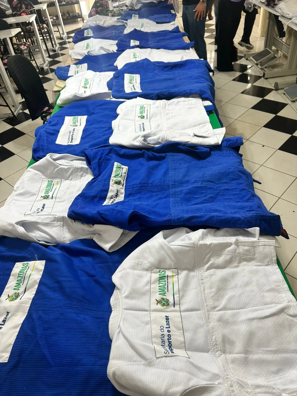 Aquisição de 300 Kimonos