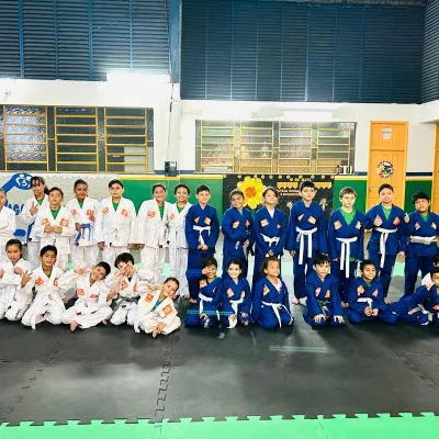 Comunidade reunida em roda